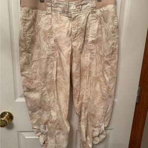 Lee’s Riders Mid Rose/Beige Skimmers Pants Size 10M